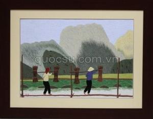 Tranh Thêu Gánh củi - QS.đ-021
